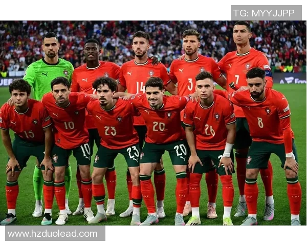 利物浦与诺维奇激情对决海报展现足球魅力与团队精神 利物浦与诺维奇激情对决海报展现足球魅力与团队精神